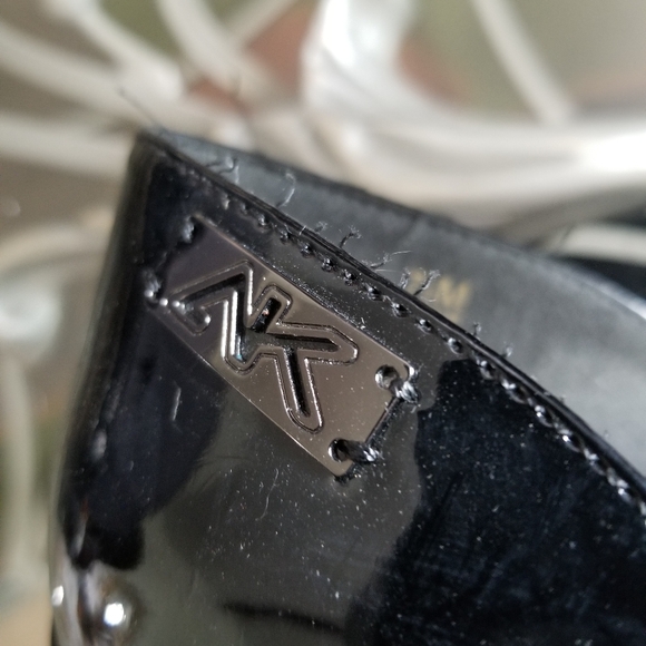 Anne Klein Flats - Picture 2 of 3